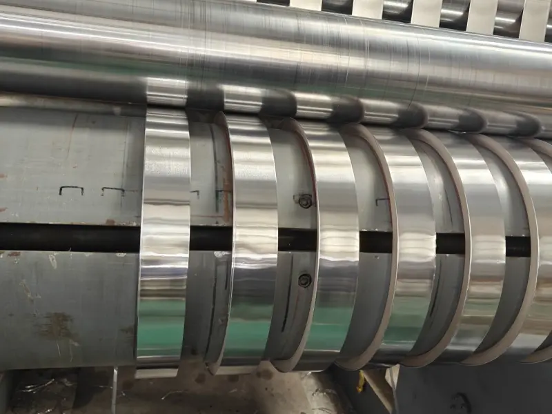 Mill finish aluminum strips with smooth natural aluminum surface