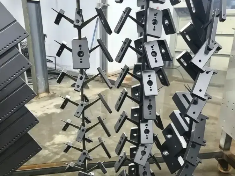 Anodized aluminum plate